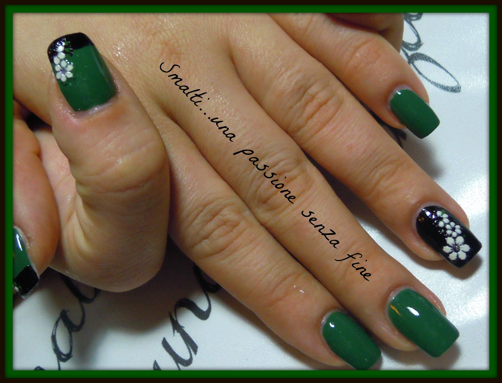 nail art verde smeraldo